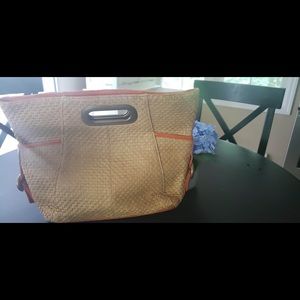 This person screams Courtney me with the beach